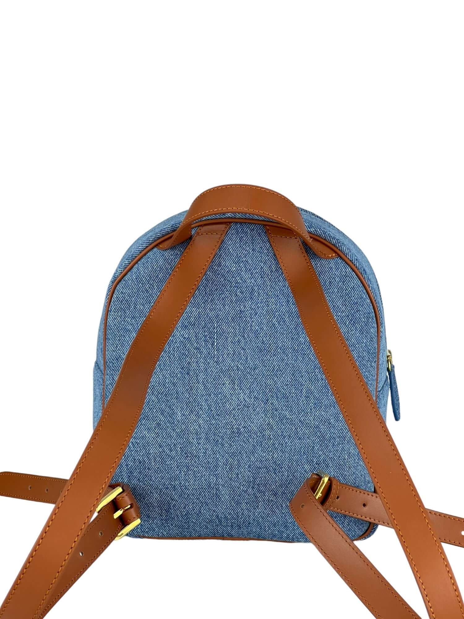 Rucsac Cris S Denim FW24 Material exteriorPiele de vițel Material interiorCăptușeală din material textil. ManerDin piele de vițel, nereglabil/curele reglabile în lungime de la 50-70 cm. CompartimentCompartiment unic, cu două buzunare interne din piele și