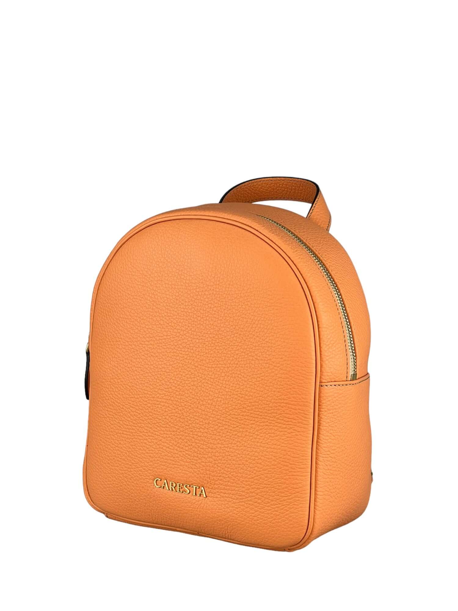 Rucsac Cris S Ceddar FW24 Material exteriorPiele de vițel Material interiorCăptușeală din material textil. ManerDin piele de vițel, nereglabil/curele reglabile în lungime de la 50-70 cm. CompartimentCompartiment unic, cu două buzunare interne din piele și