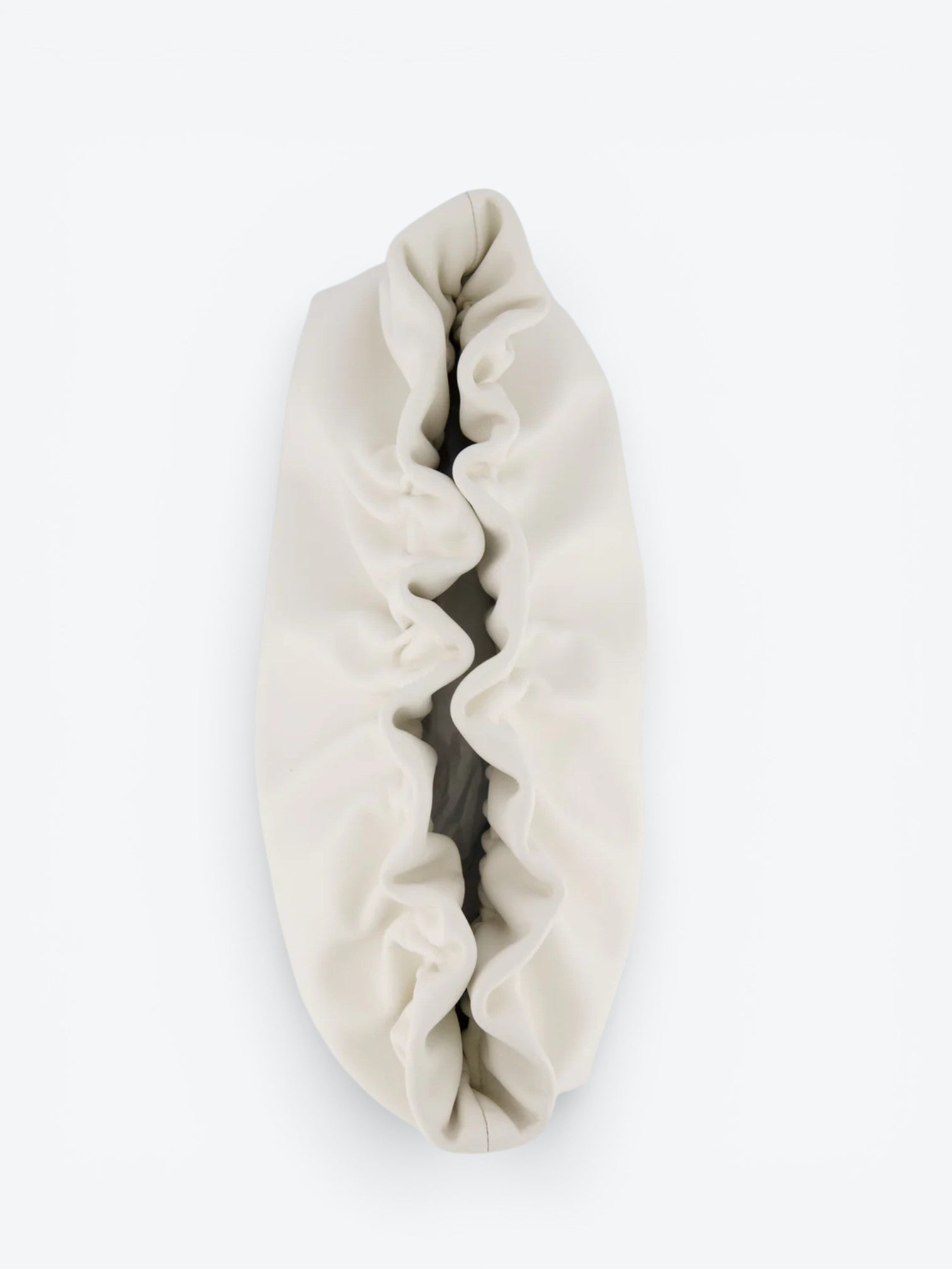 Veil M White Clutch
